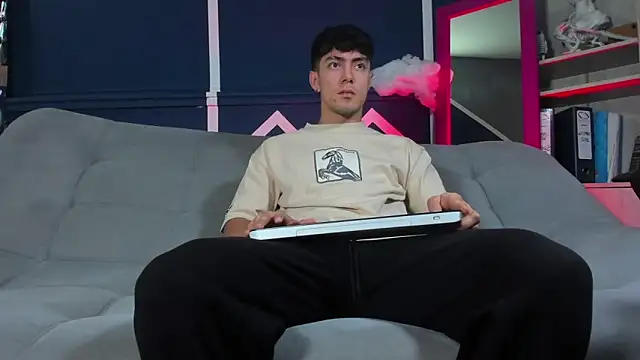 etham_wolf_'s cam snapshot