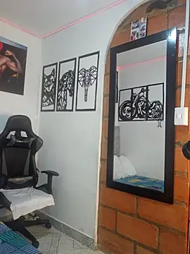 MIKE_KILIANjs's cam snapshot