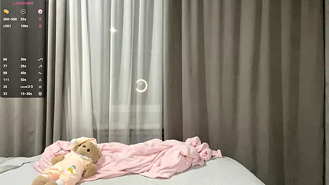 CarolinePepper live sex cam