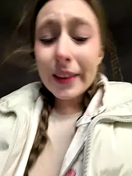 FroggyAnna live sex cam