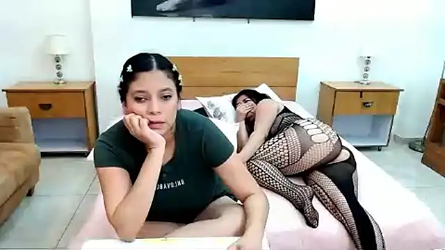 MaloryAndLuna live sex cam