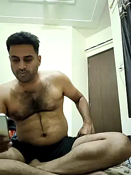 ITZ_GURU live sex cam