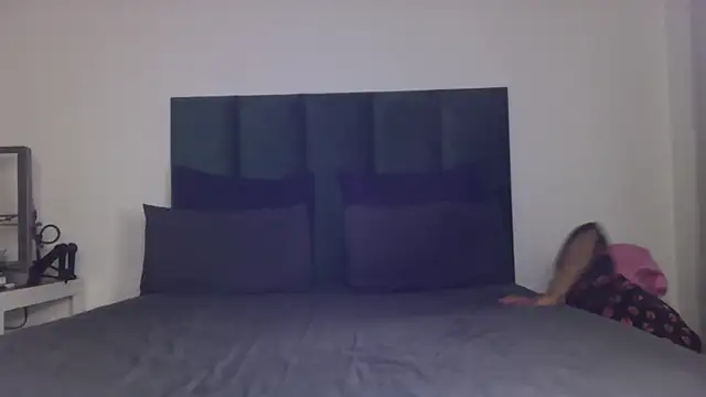 THROATGOATxo live sex cam