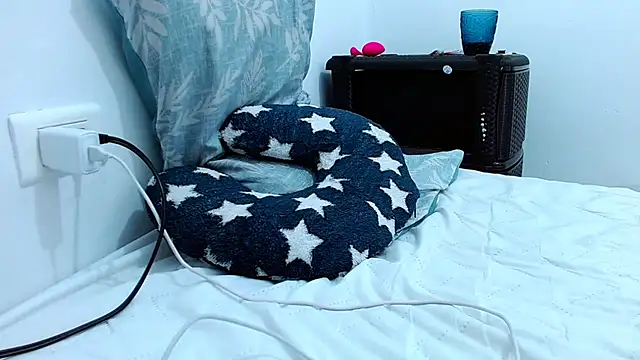 tomboyblue live sex cam