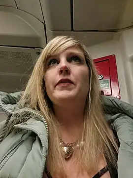 Sexybiene969 live sex cam