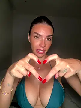 krissiswrld- live sex cam