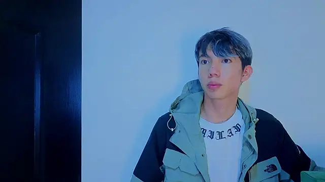 Levii_Ackermann live sex cam