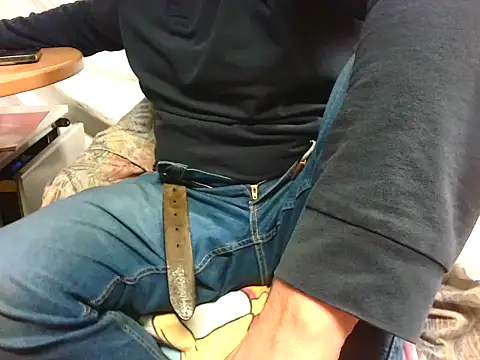 Giulio35_Pika live sex cam