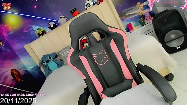 Nella_Dolls live sex cam