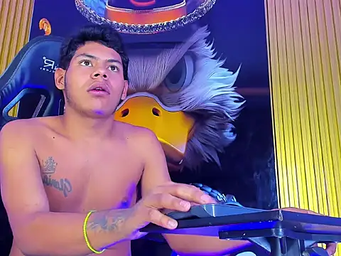 Tommy_bigcock19's cam snapshot