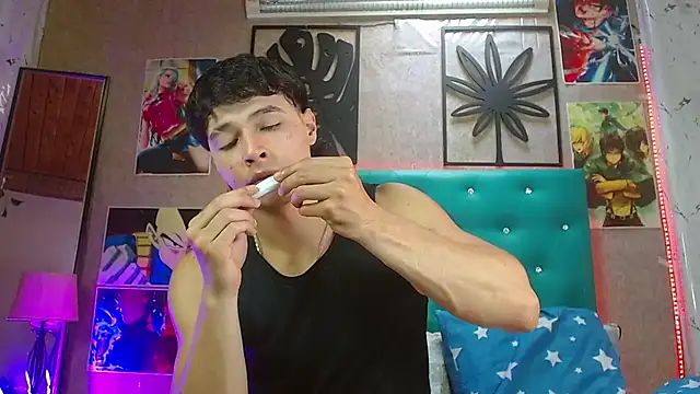 LiamAndrewzz live sex cam