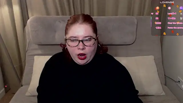 Lily_lu_one live sex cam