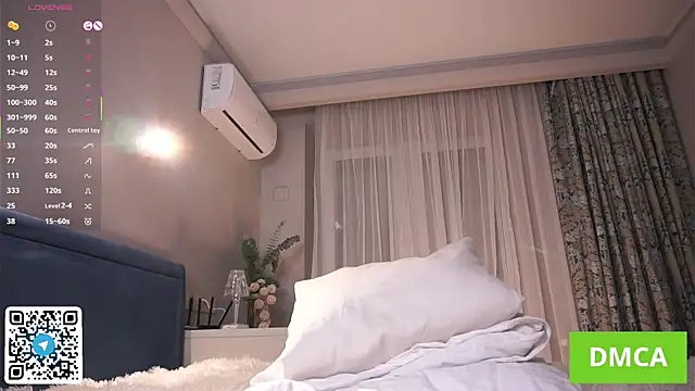 DaisyHearl live sex cam