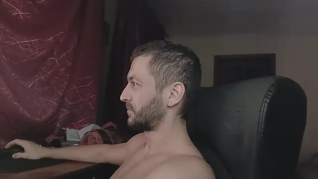 333Alone_in_theDark777's cam snapshot