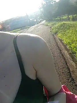 Irresistible24 live sex cam