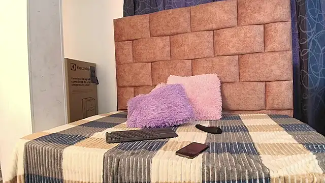 Sofi-Brown live sex cam