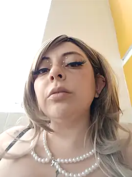 madelaine- live sex cam