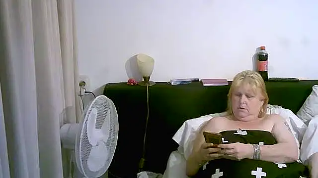 Sylviastar46 live sex cam