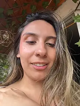 sarah_honey__ live sex cam