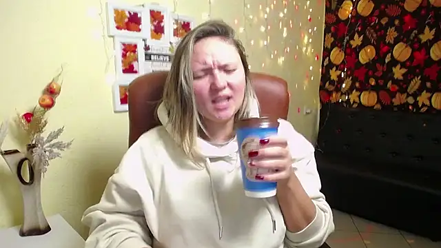 SallyVerda live sex cam