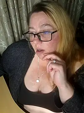 Iceprincess2bad4u live sex cam