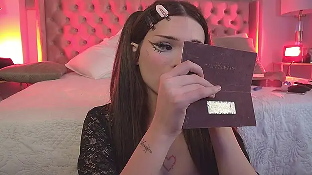 KatiaFinesse live sex cam