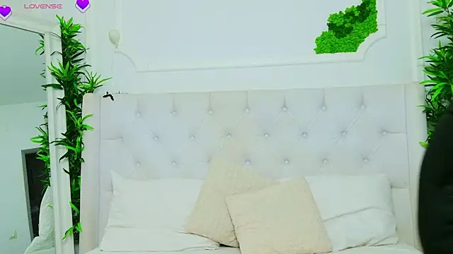 AriannaSins live sex cam