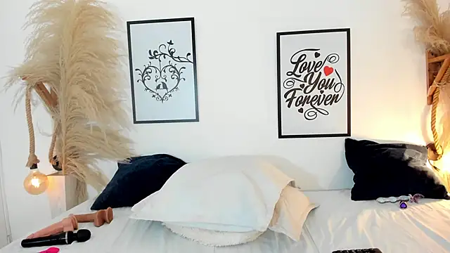 mia_lourence live sex cam