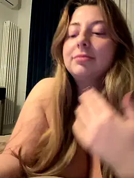 curvyflawless live sex cam