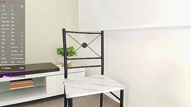 Sassy--Girl live sex cam