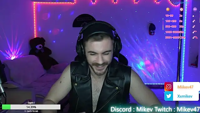 Mikev live sex cam