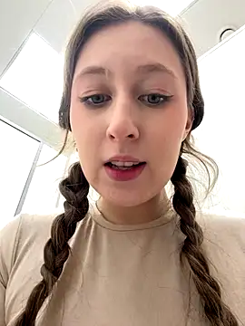 FroggyAnna live sex cam