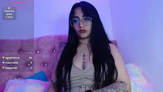 SeleneMore live sex cam