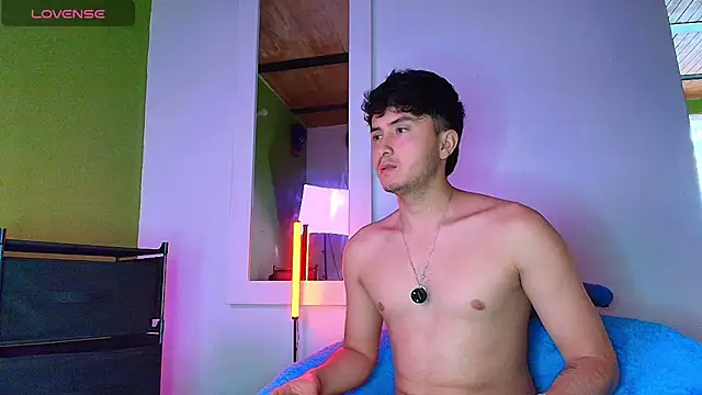 santyago_taylor's cam snapshot