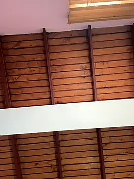 lucas-storm's cam snapshot