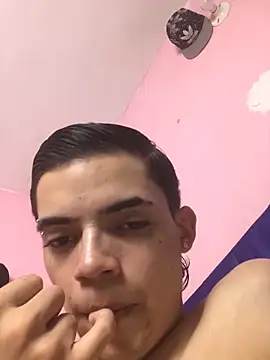 Latinos_2001's cam snapshot