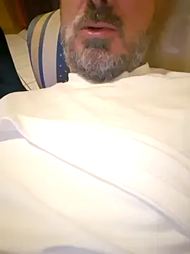 1talianBeutifulCock's cam snapshot