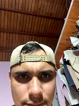 lucas-storm's cam snapshot