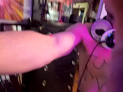 trash4cash's cam snapshot