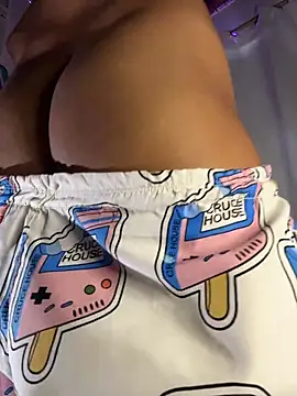 MrLeoLatino's cam snapshot