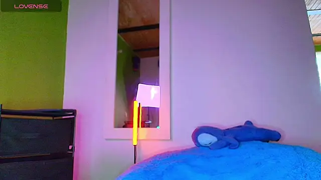 santyago_taylor's cam snapshot