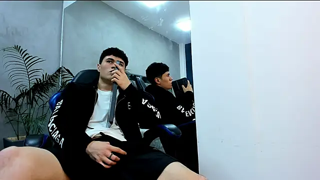 roan_birkin's cam snapshot