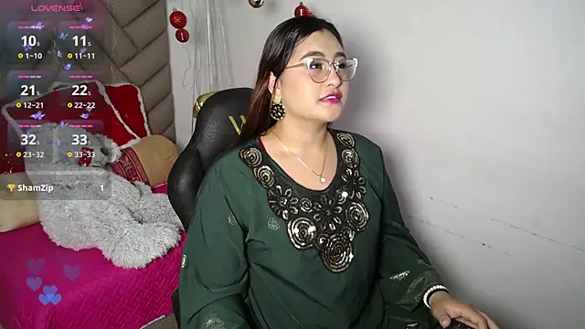 heluejamil live sex cam