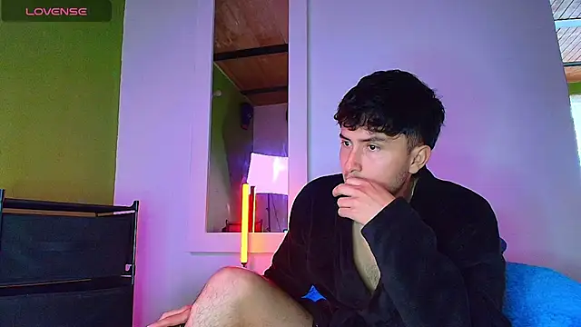 santyago_taylor's cam snapshot