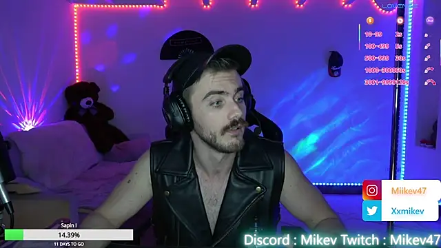 Mikev live sex cam