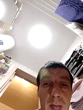 N_i_k_o_l_a_u's cam snapshot