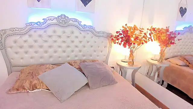 NiaColusi live sex cam