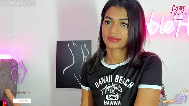 BarbieHotLaura live sex cam