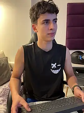 AdrianRinaldi live sex cam