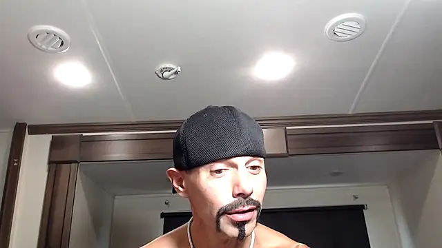 ThickD2C live sex cam